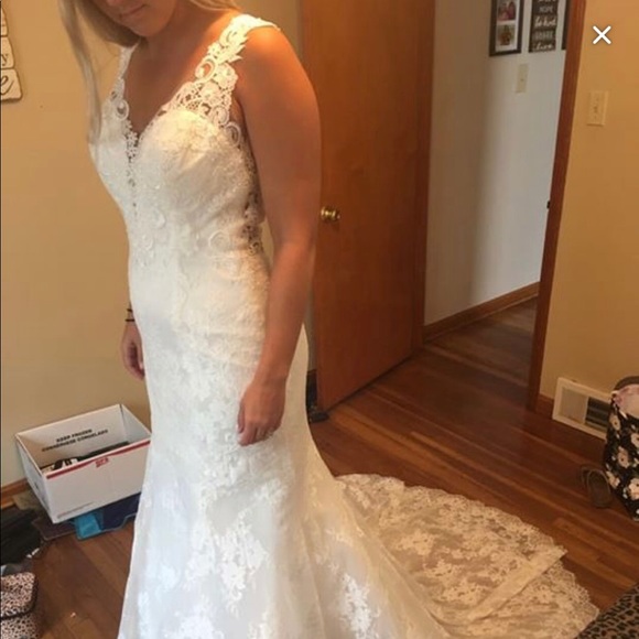 allure wedding gown 9464 - Picture 8 of 8